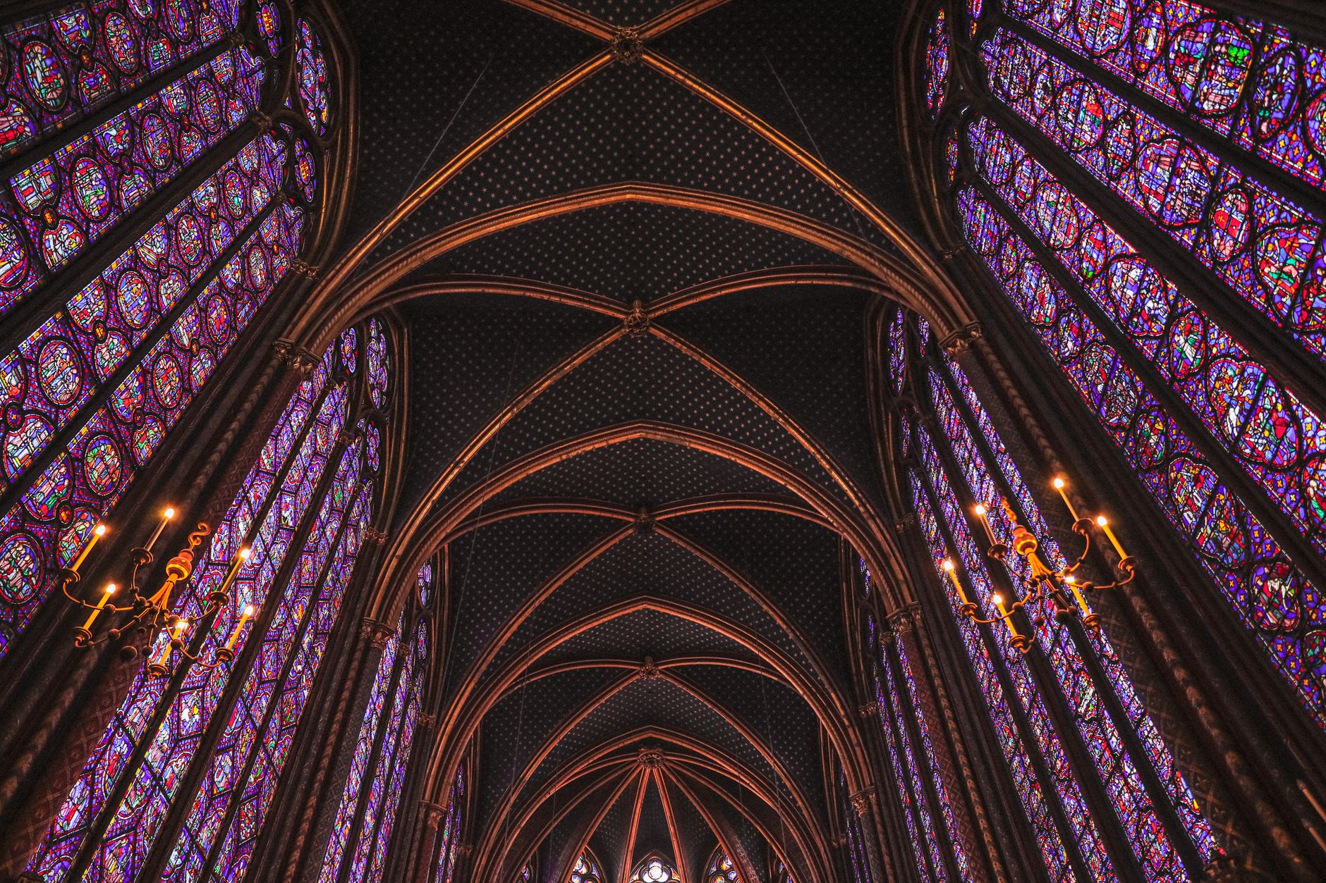 Widok z góry na witraże Sainte-Chapelle